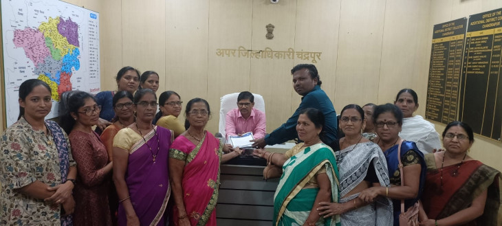Five thousand women started removing liquor shop