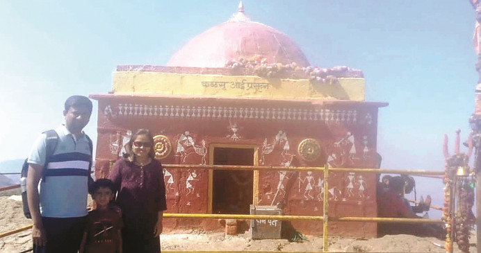 Little Aarush Pandav successfully climbs Kalsubai peak