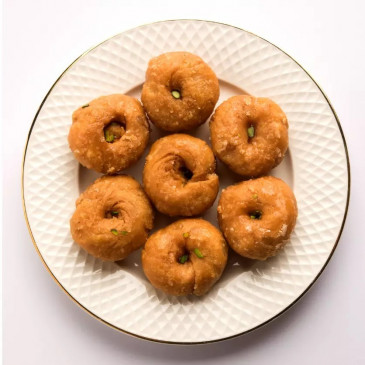 होली पर महमानों के लिए बनाएं बालूशाही, यहां रही आसान रेसिपी होली पर महमानों के लिए बनाएं बालूशाही, यहां रही आसान रेसिपी