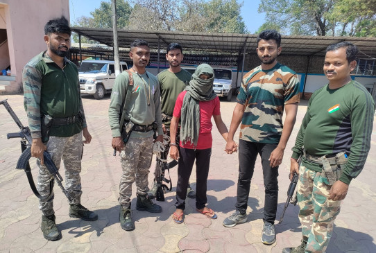 Notorious Naxalite arrested from Damrancha forest