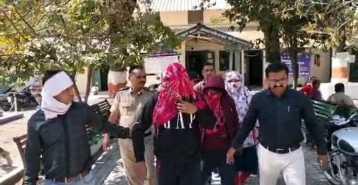 Police custody of three members of human trafficking gang till 20