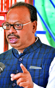 Sangh values do not lie in Fadnavis: Bawankule Sangh values do not lie in Fadnavis: Bawankule