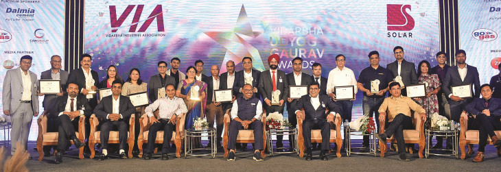 Vidarbhas luck is opening, Lifetime Achievement Award to Ramesh Randad