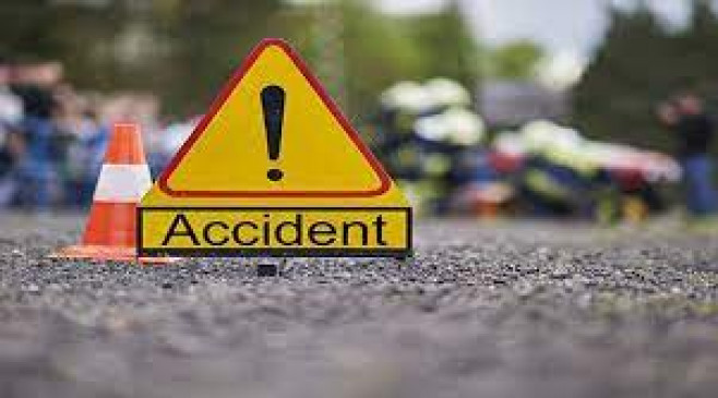 Violent collision between two vehicles, 3 killed - one in critical condition