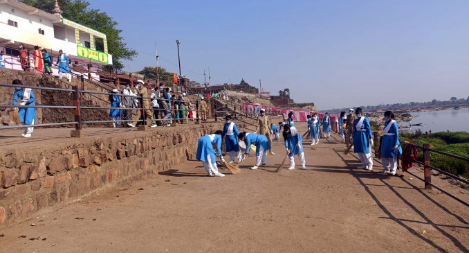 gadchiroli in markandadev river bank cleaned