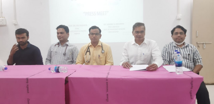 Insomnia is more common in women than in men Insomnia is more common in women than in men