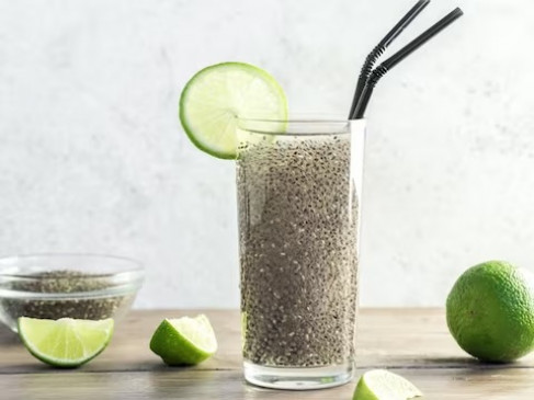 गर्मियों में बनाएं स्पेशल नींबू मसाला शिकंजी चिआ सीड्स के साथ, इस आसान रेसिपी से गर्मियों में बनाएं स्पेशल नींबू मसाला शिकंजी चिआ सीड्स के साथ, इस आसान रेसिपी से